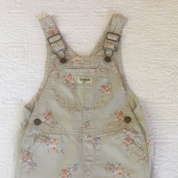 Like New! OshKosh Classic Overalls in Floral Pattern, Size 3T - Picture 8 of 11